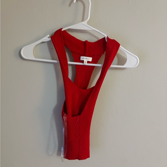 Red crop top - Picture 2 of 4